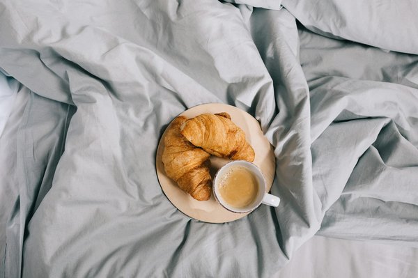 Quelle est la meilleure façon de faire des croissants maison avec une pâte feuilletée rapide ?